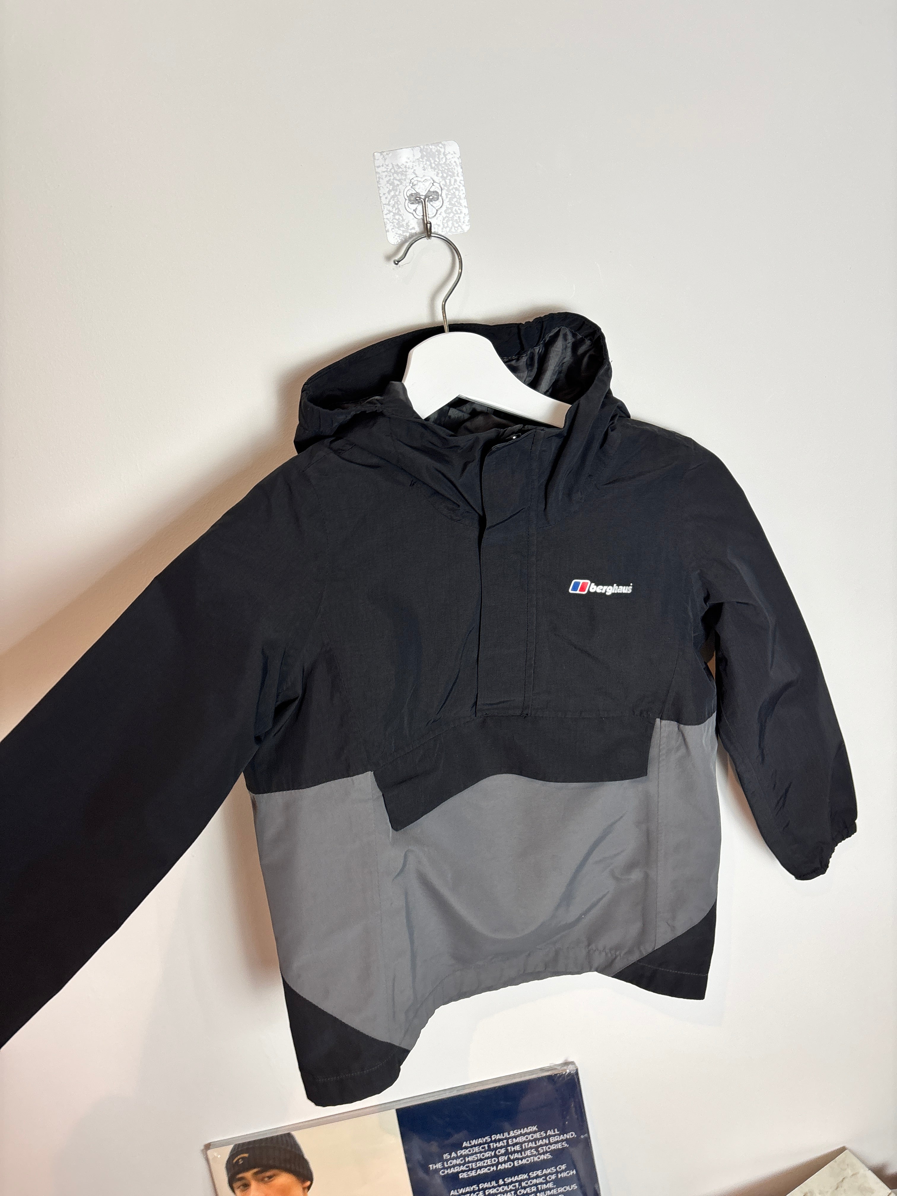 BERG POP OVER JACKET BLACK