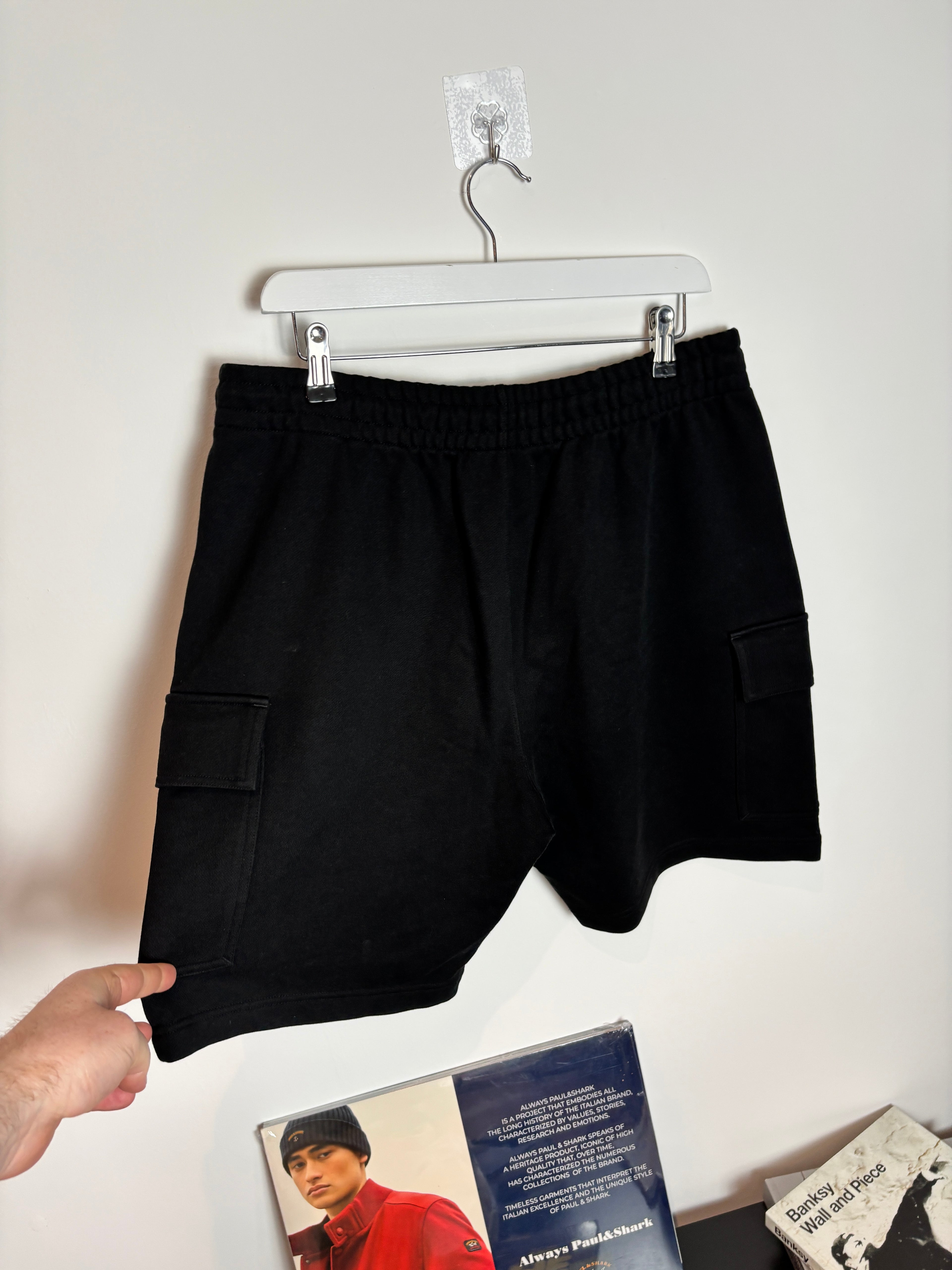LA CROC CARGO JOGGER SHORTS BLACK