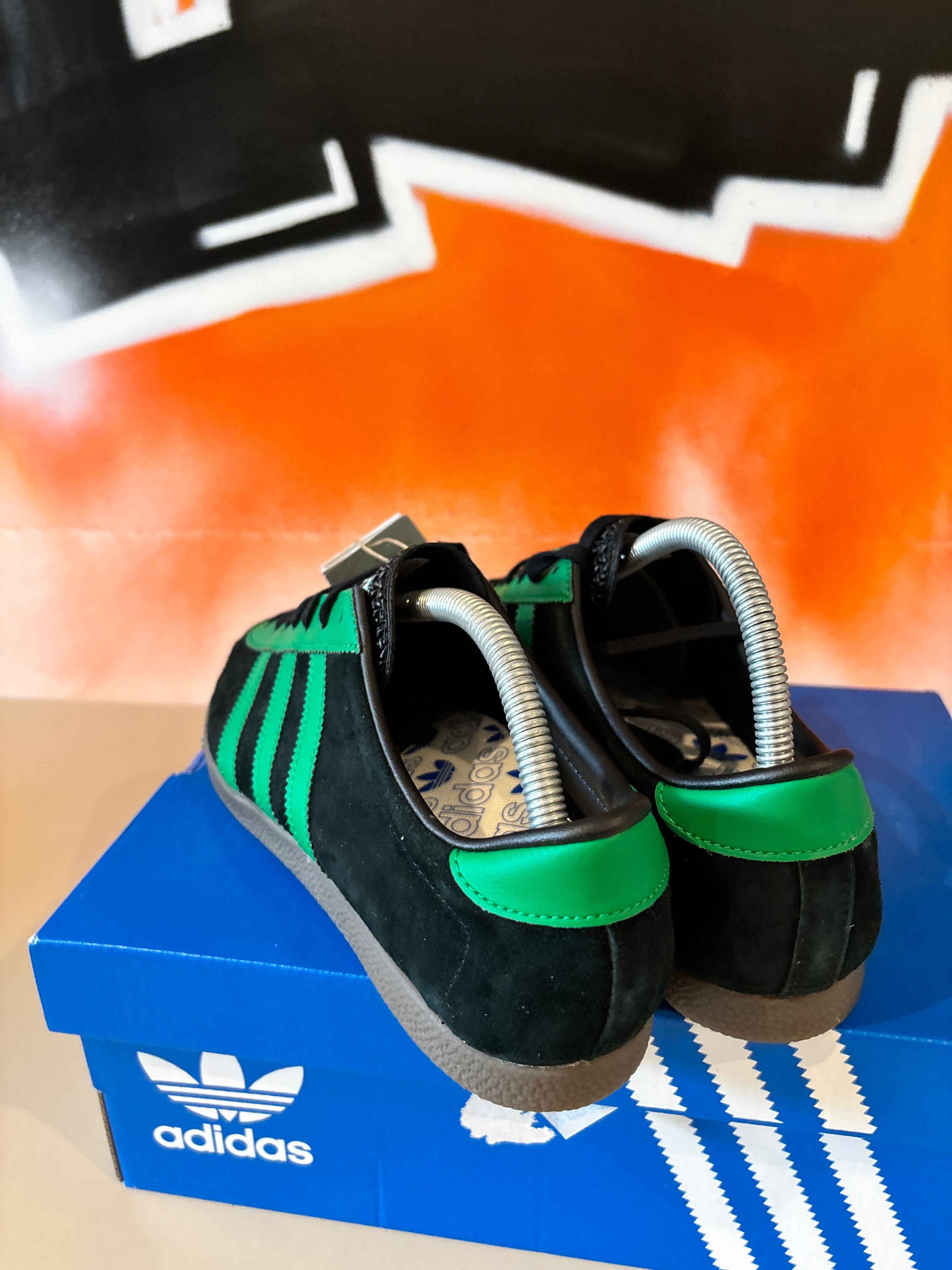 ADI LONDON BLACK GREEN