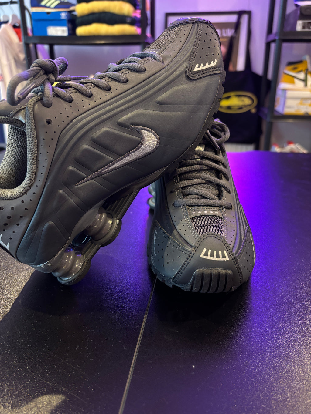 SHOX R4 DARK GREY
