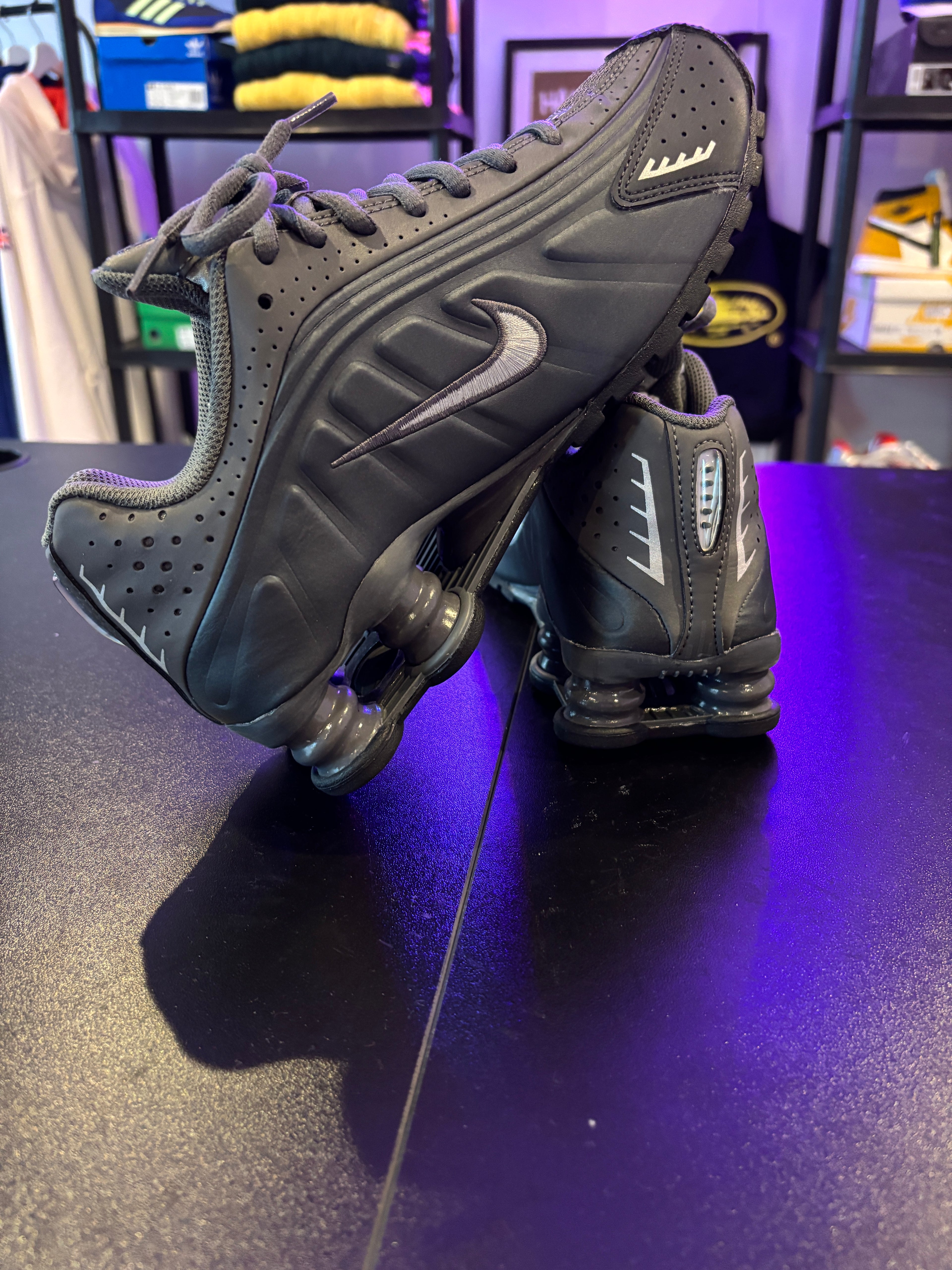 SHOX R4 DARK GREY