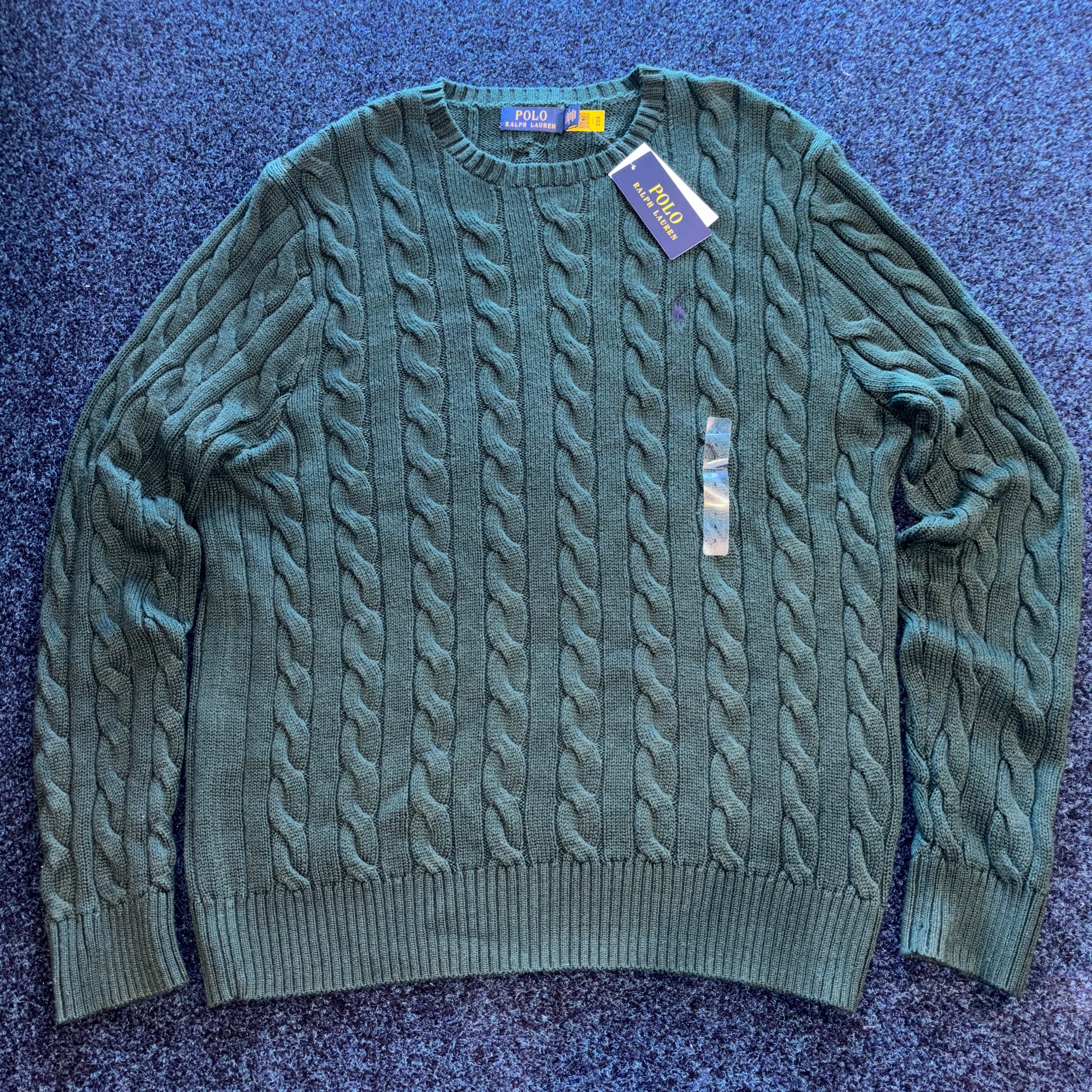 CHUNKY CABLE KNIT DARK GREEN