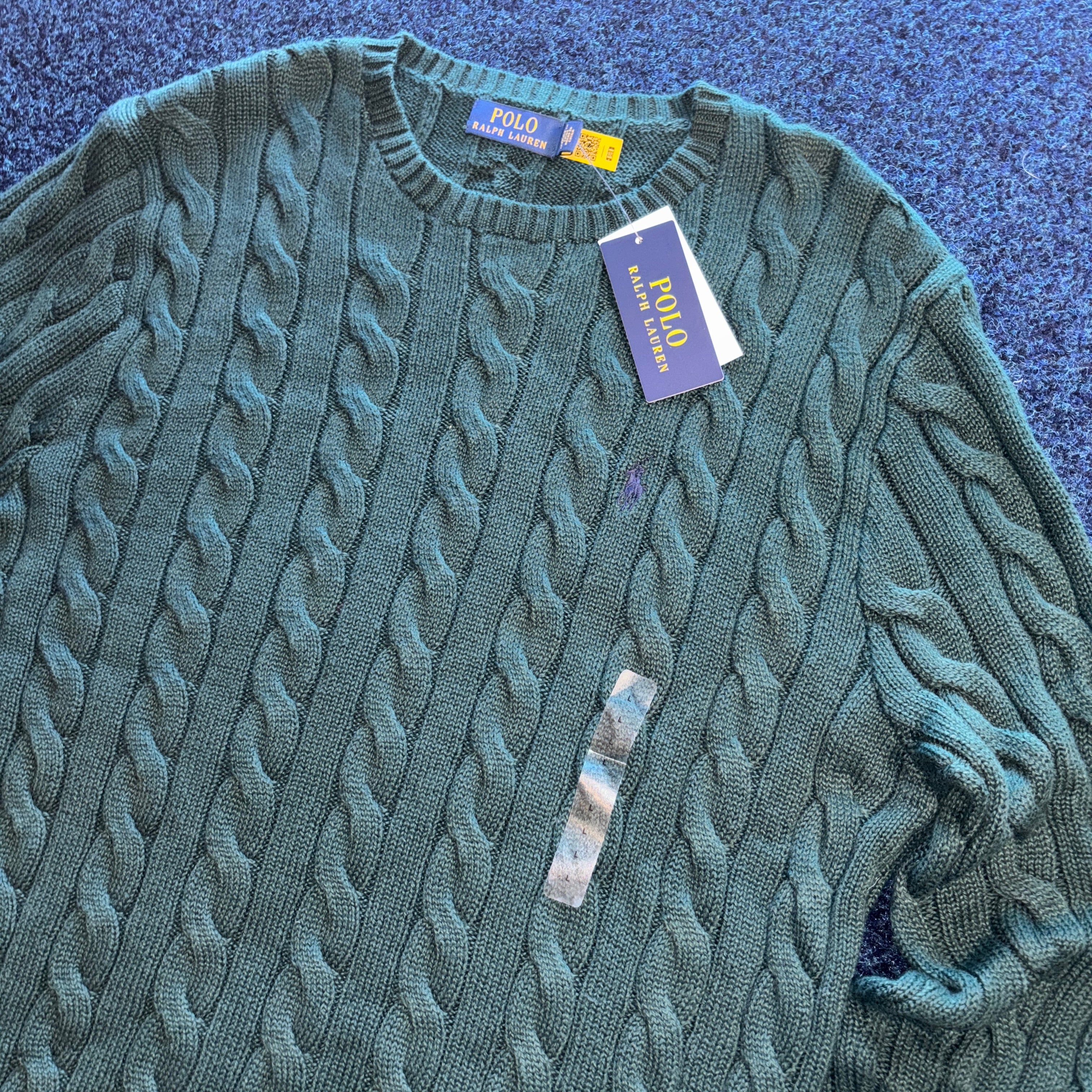 CHUNKY CABLE KNIT DARK GREEN