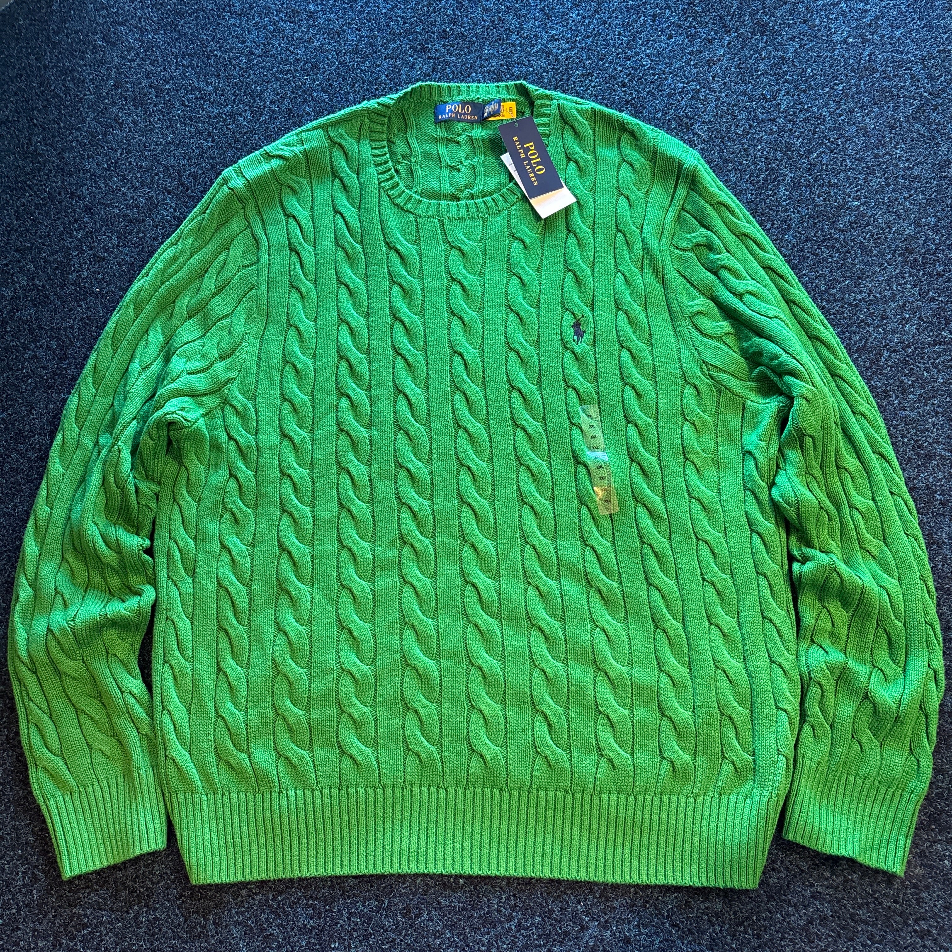 CHUNKY CABLE KNIT GREEN