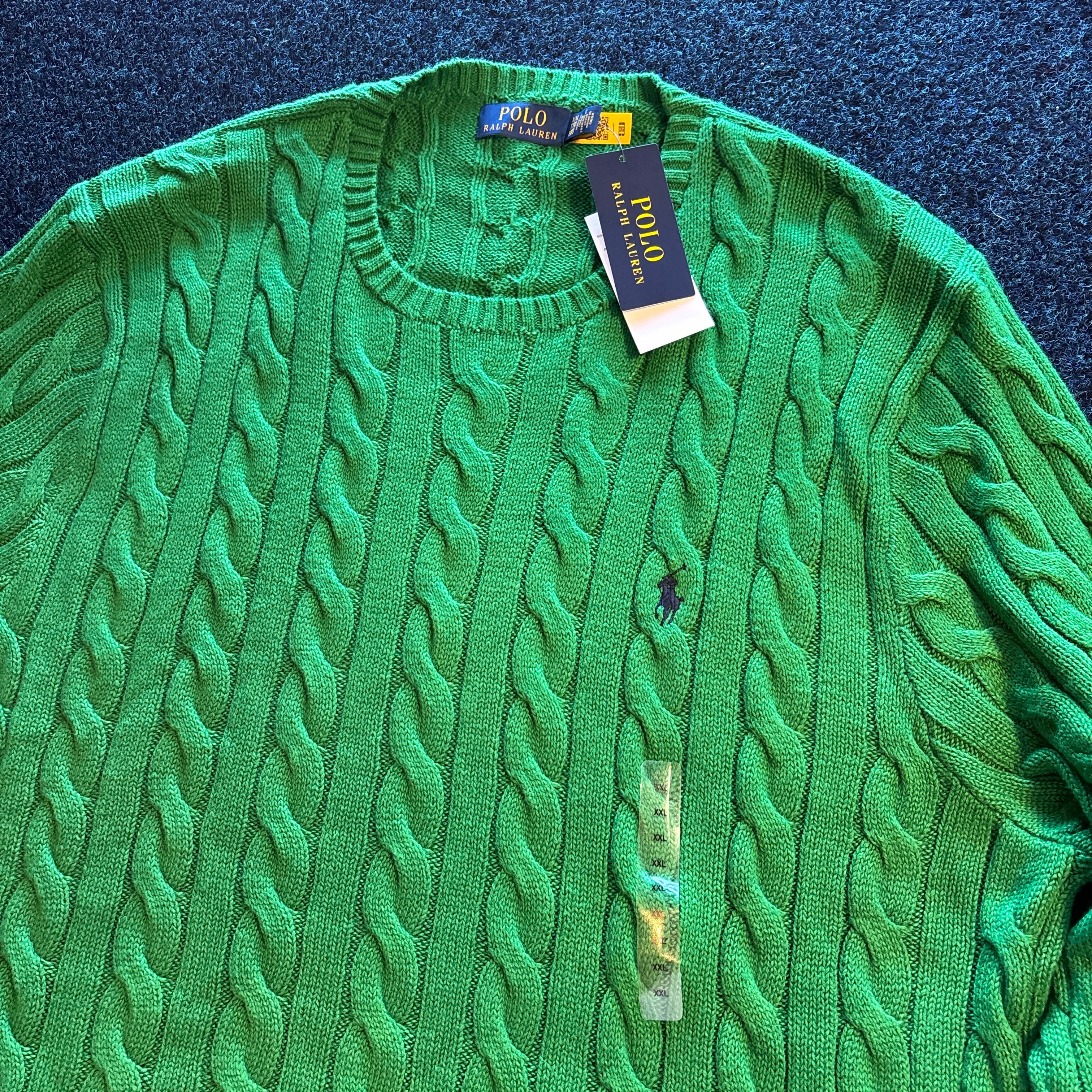 CHUNKY CABLE KNIT GREEN