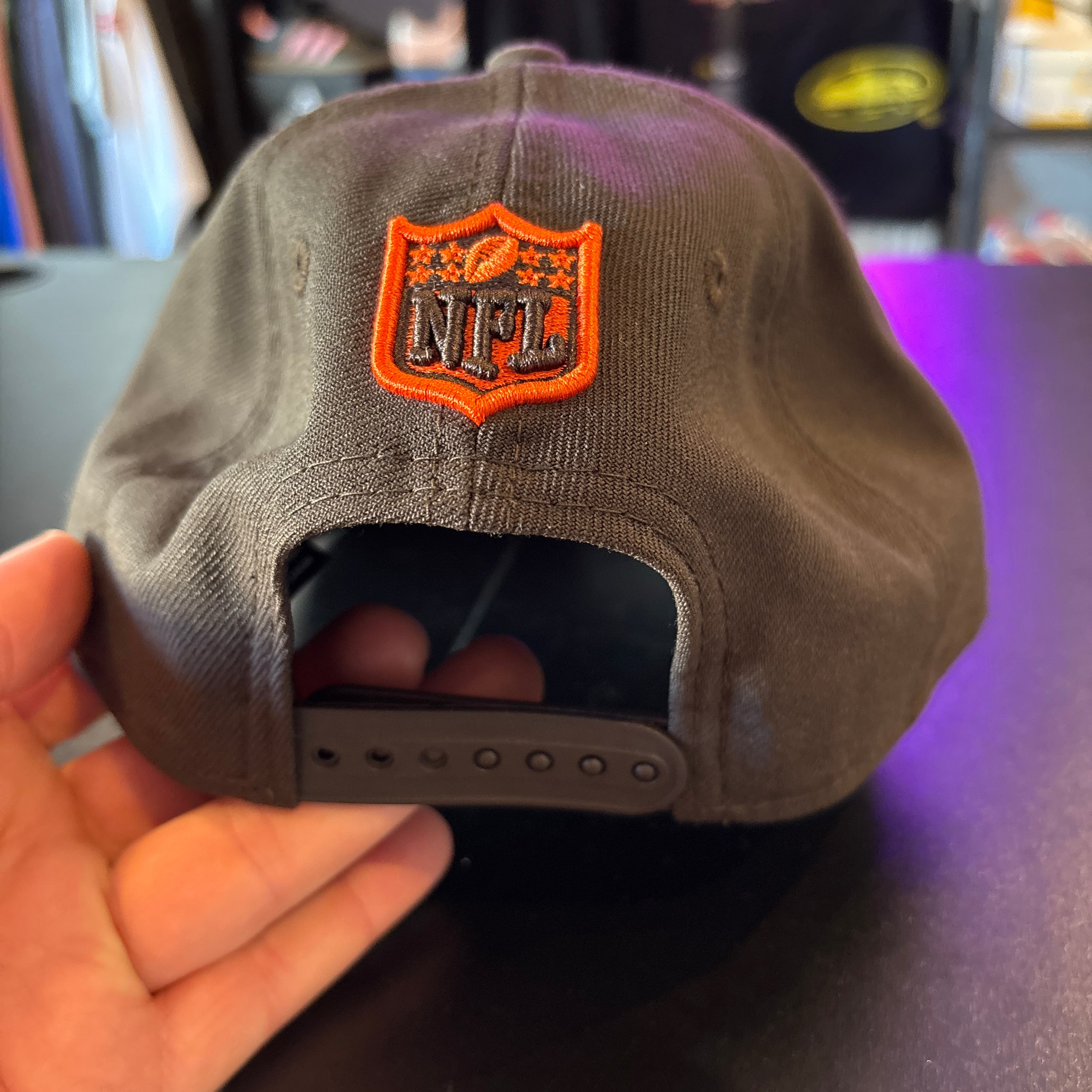 CLEVELAND BROWNS SNAP BACK BROWN