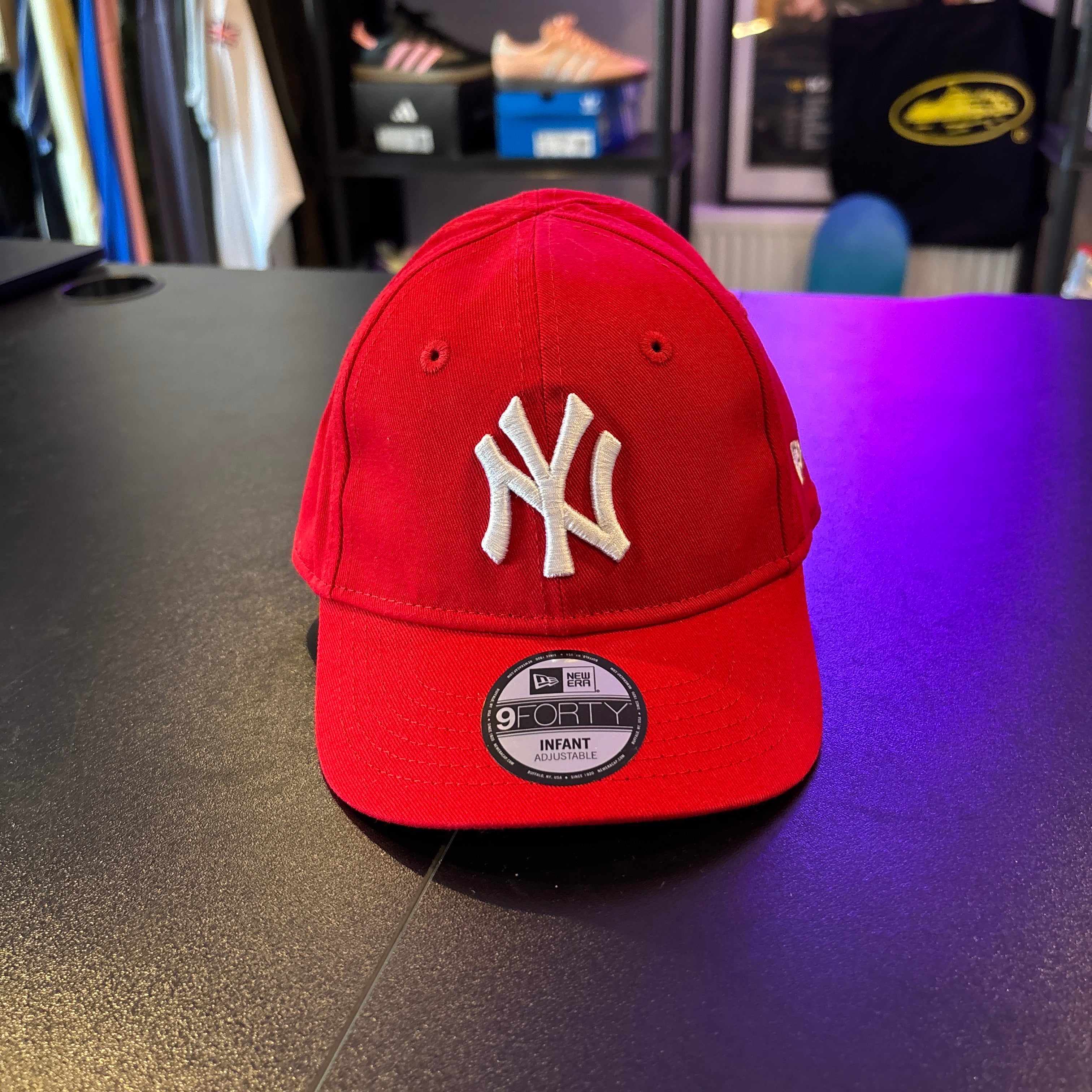 NEW YORK YANKEE INFANTS CAP RED