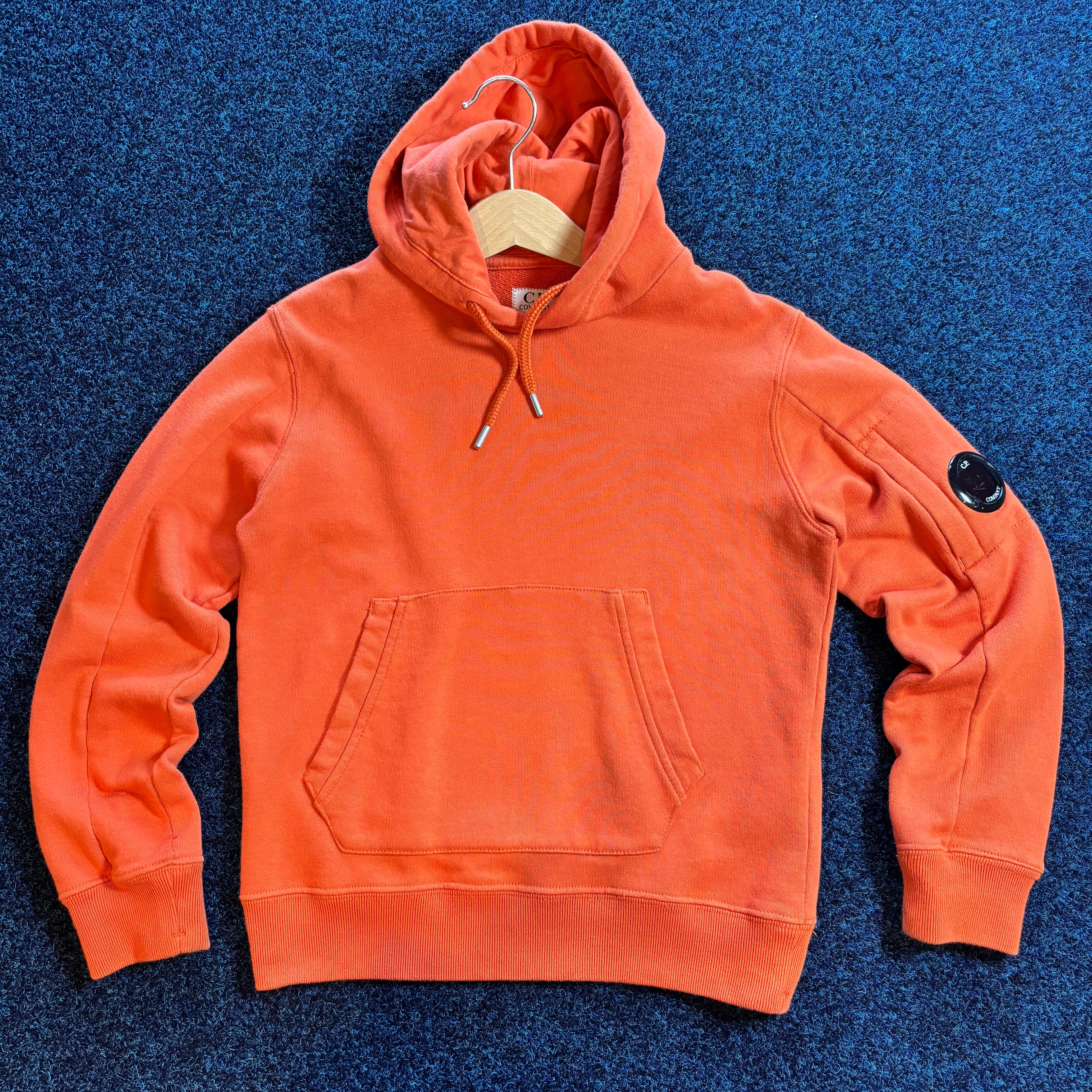 ARM LENS HOODIE ORANGE