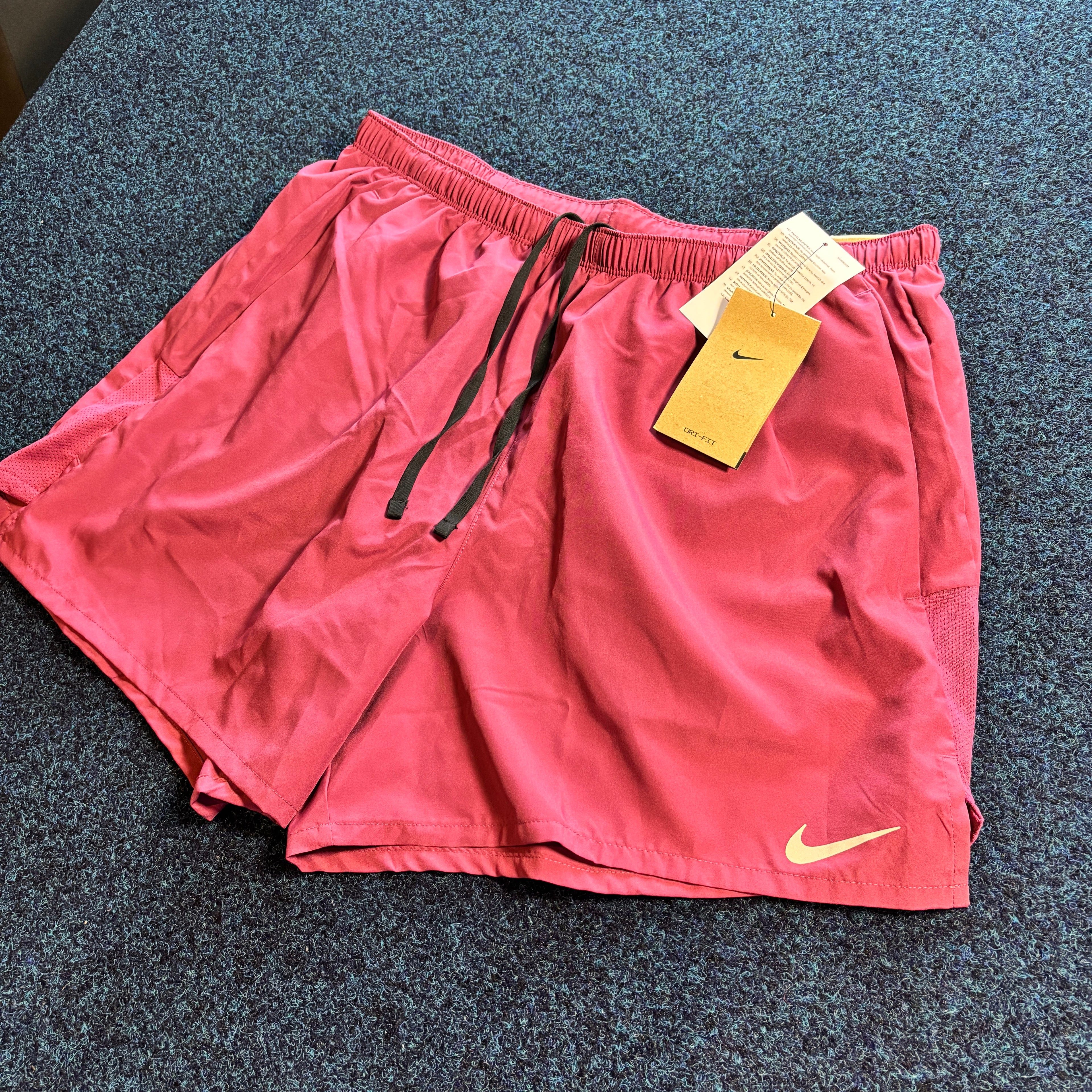 STRIDE DRI FIT 5" WINE