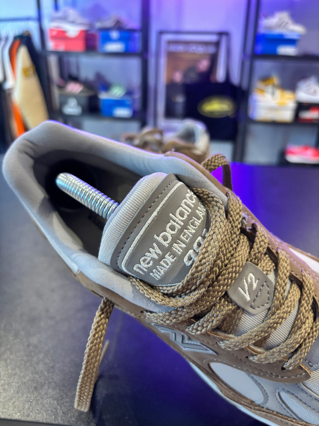 NB 991 V2 MADE IN ENGLAND BROWN