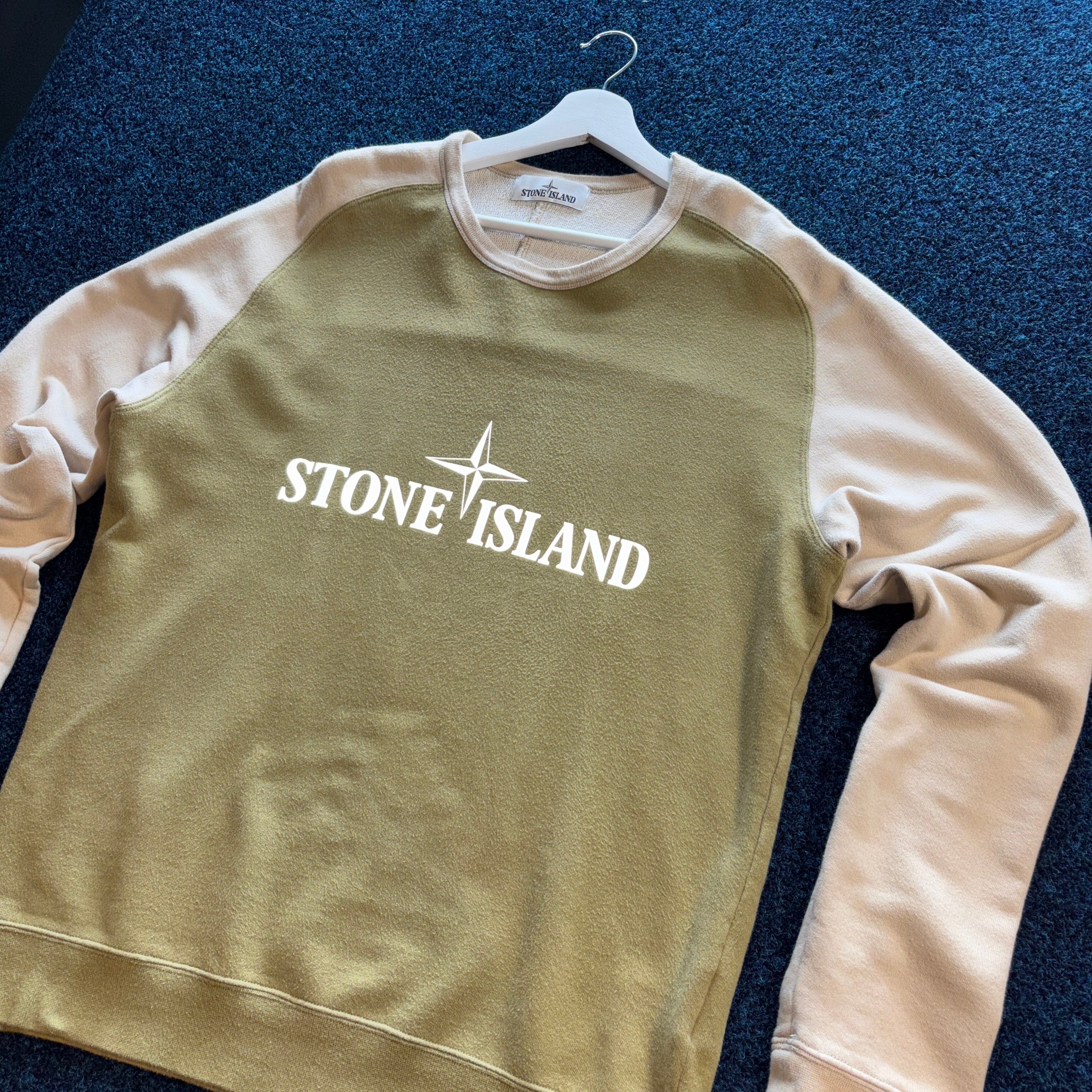 SI REFELCTIVE SPELL OUT SWEATSHIRT STONE