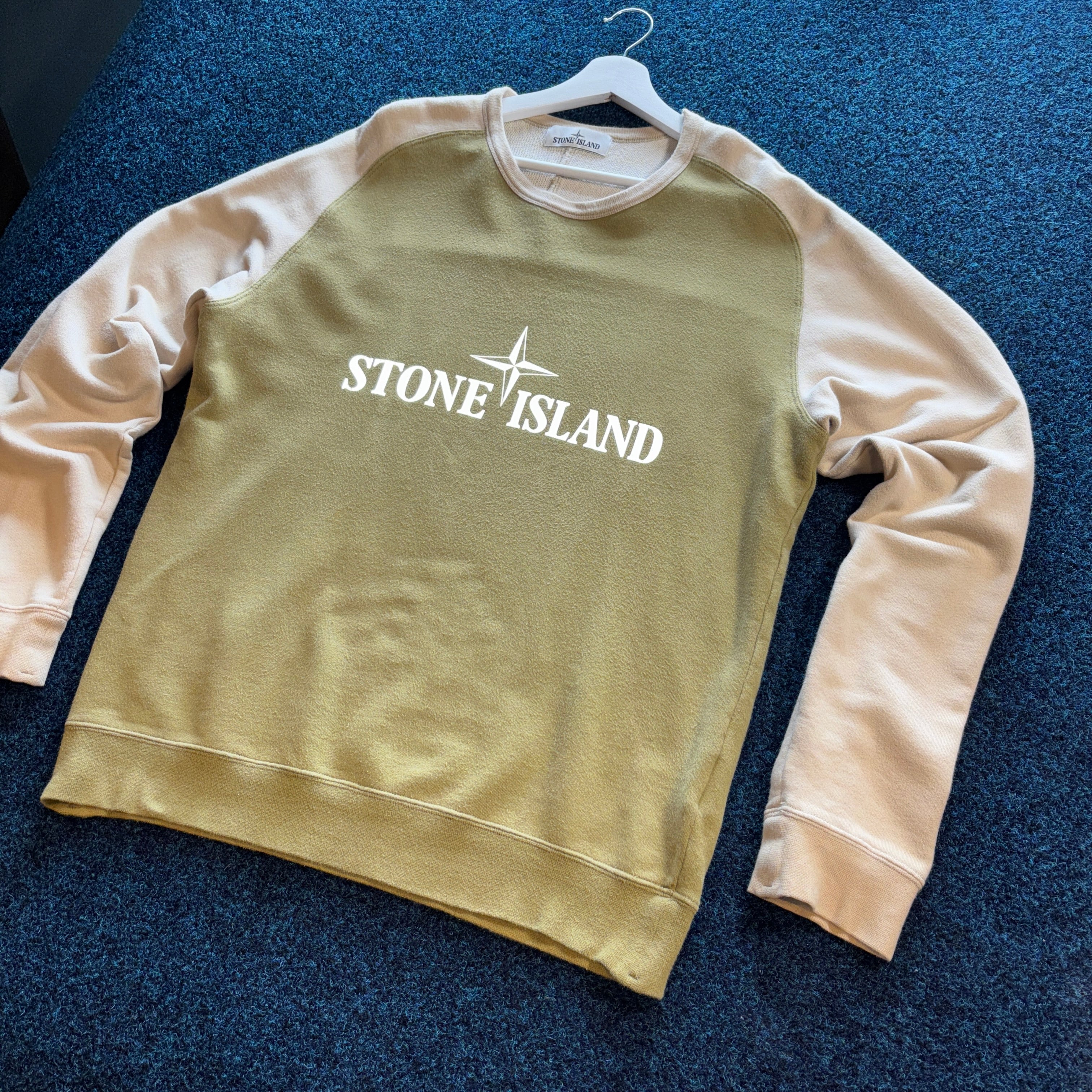 SI REFELCTIVE SPELL OUT SWEATSHIRT STONE