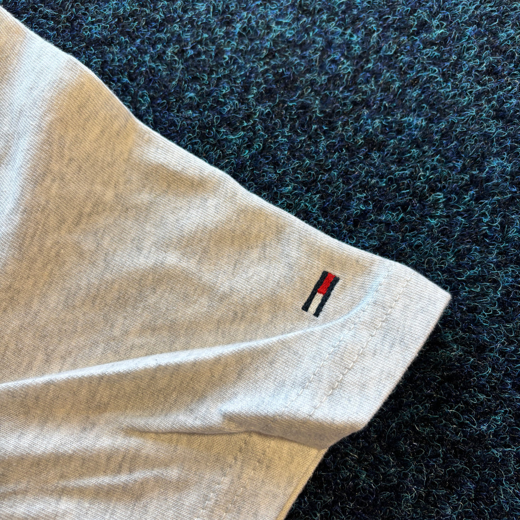 TOMMY 1985 GRAPHIC TEE GREY