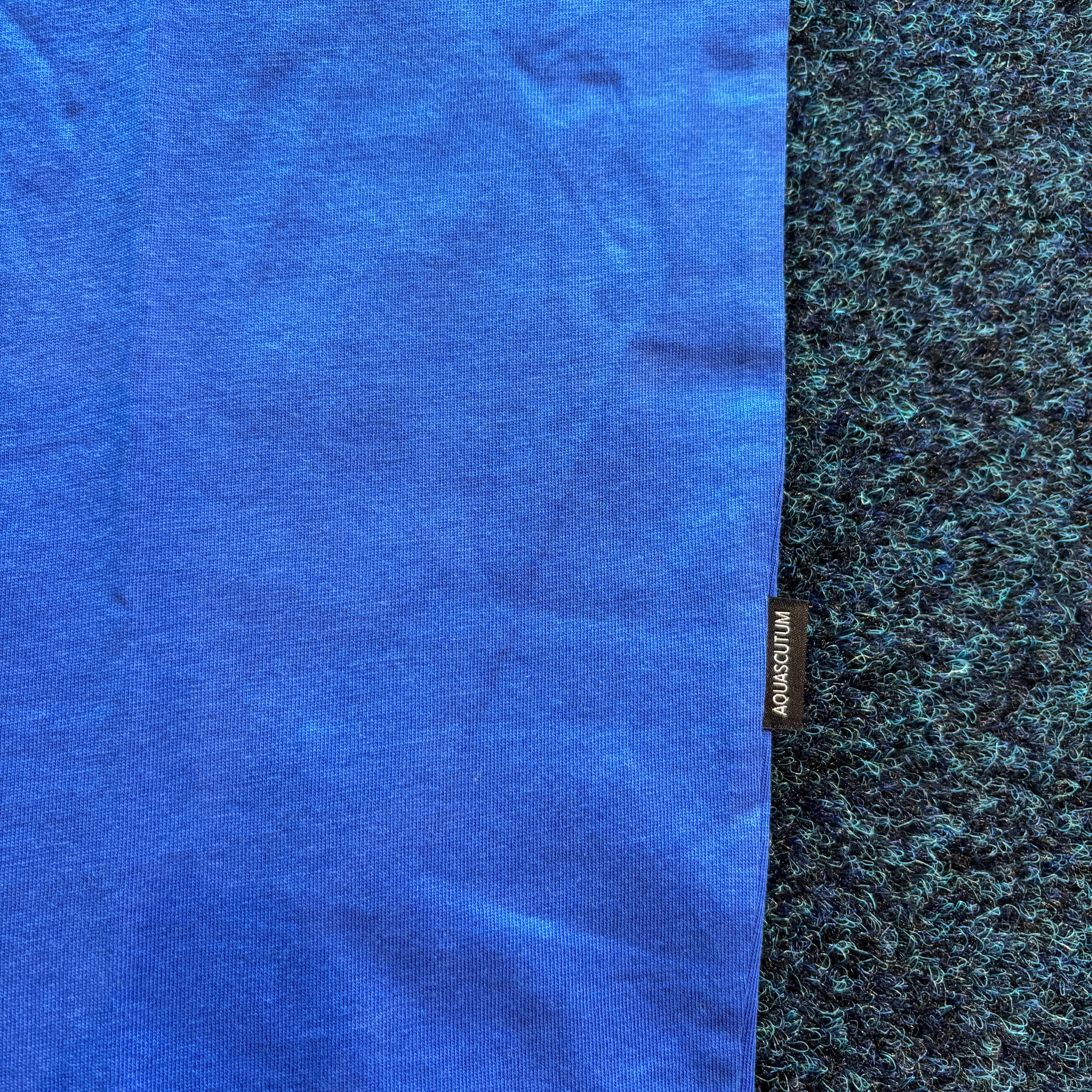 SCUTUM BOX GRAPHIC TEE BLUE