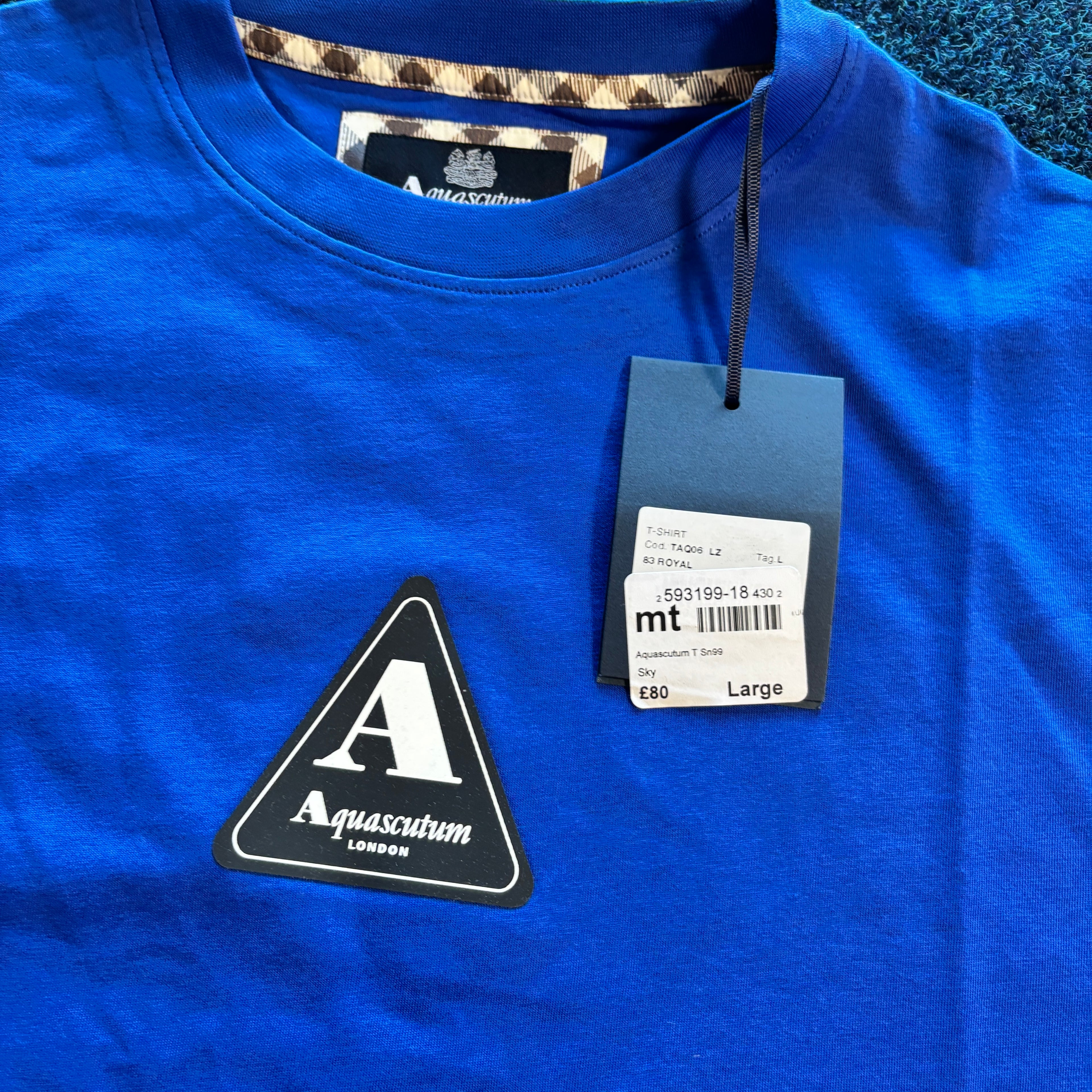 SCUTUM PYRAMID GRAPHIC TEE BLUE