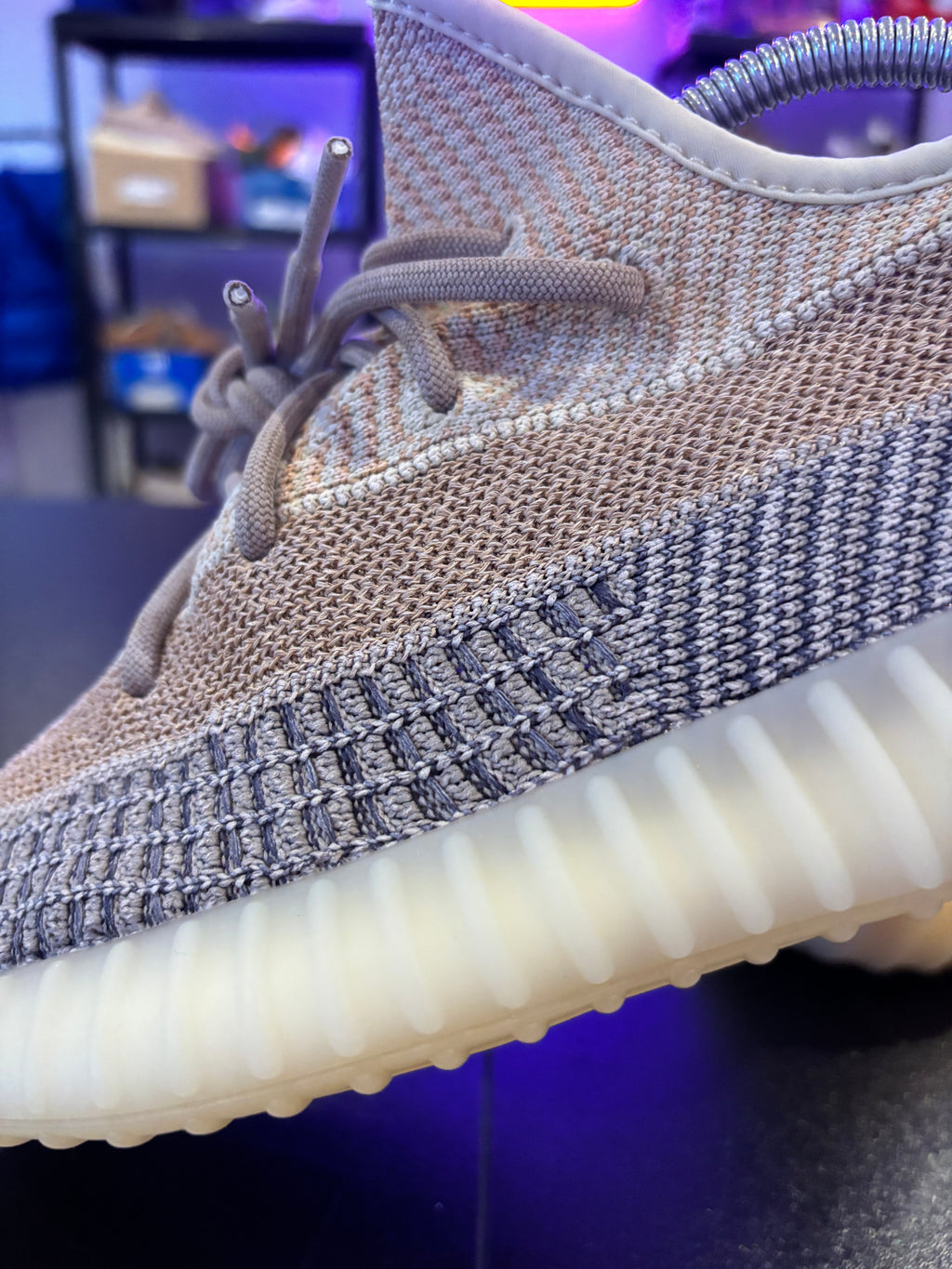 350 V2 ASH PEARL
