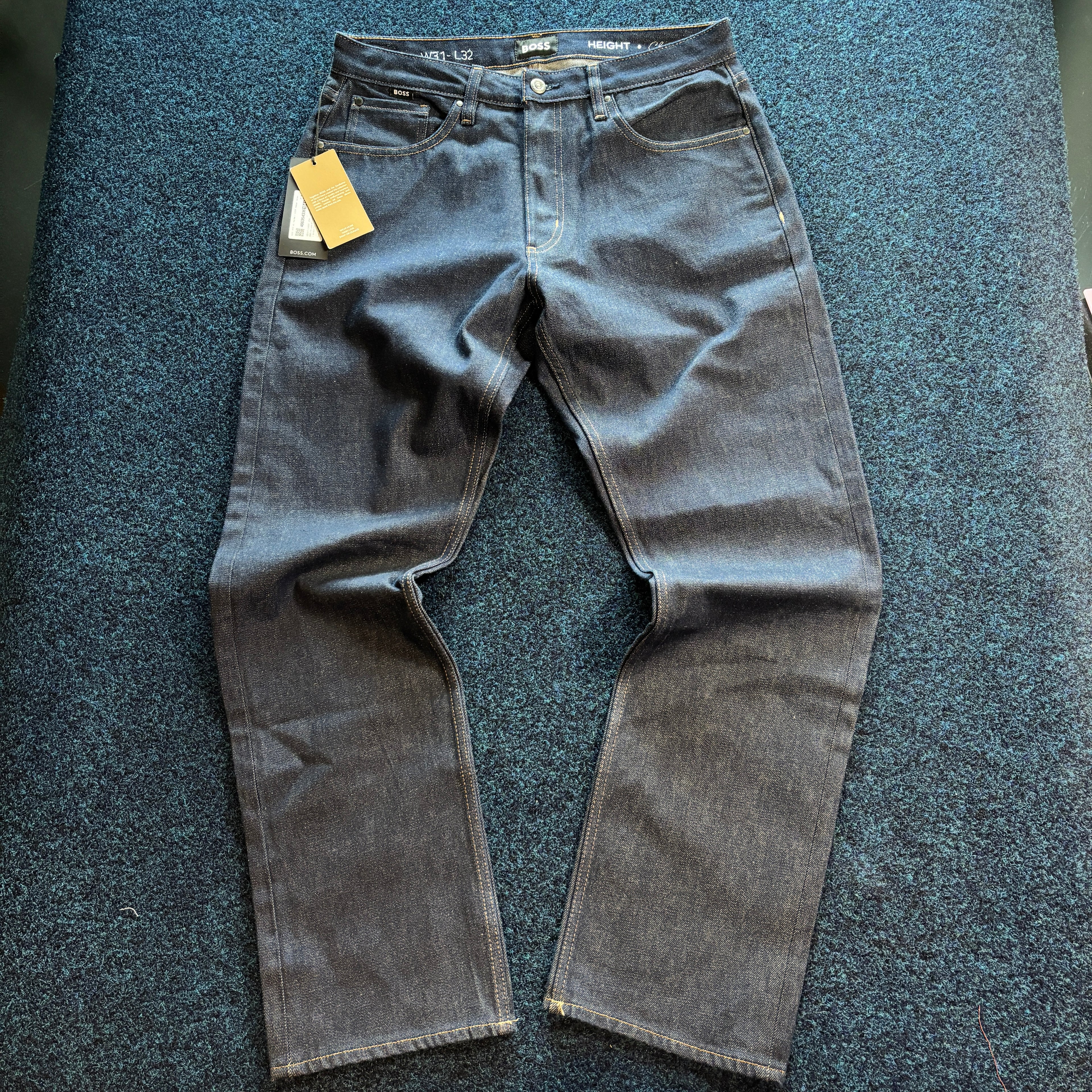 BOSS REGULAR FIT RAW JEANS