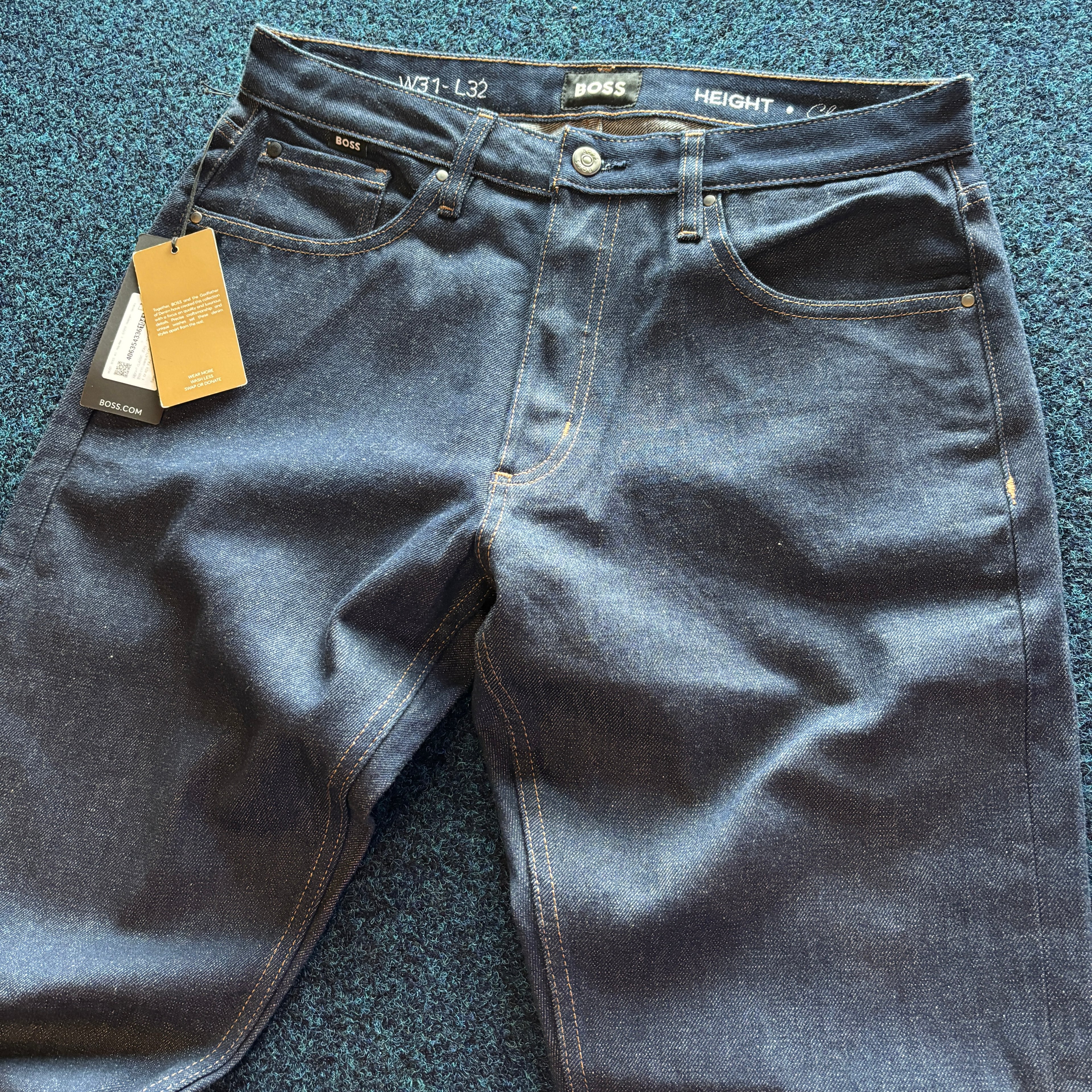 BOSS REGULAR FIT RAW JEANS