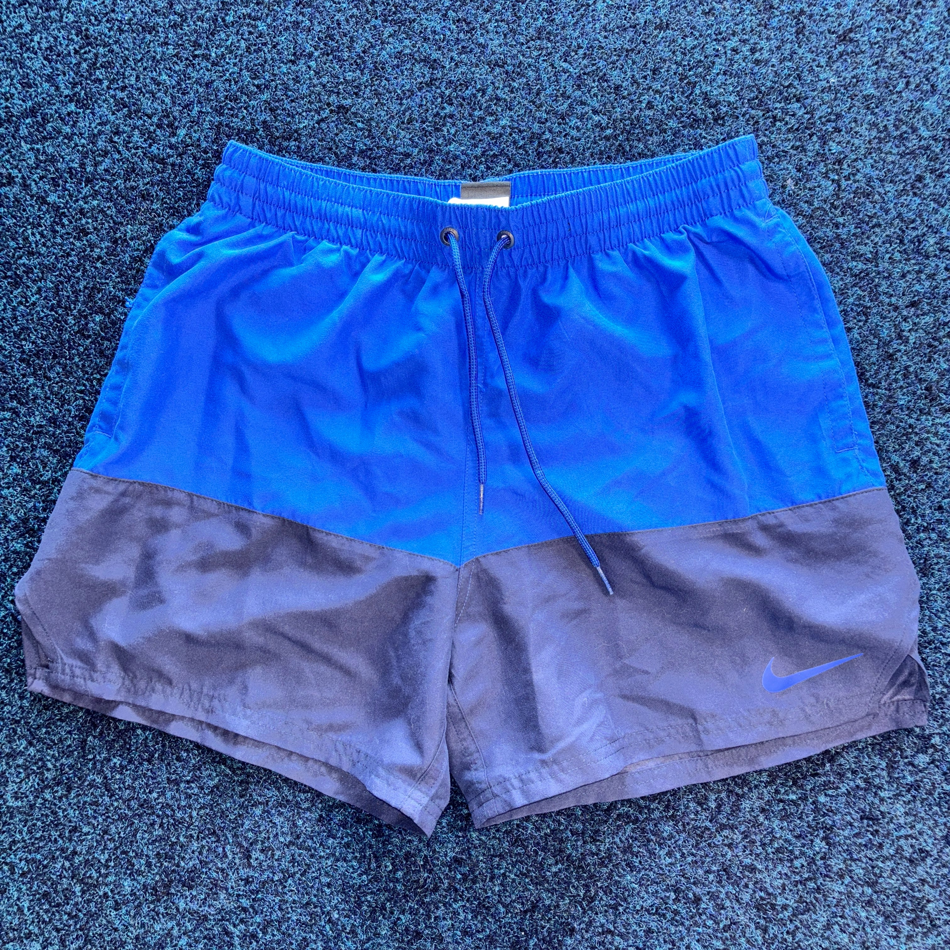 COLOUR BLOCK SWOOSH SHORTS BLUE
