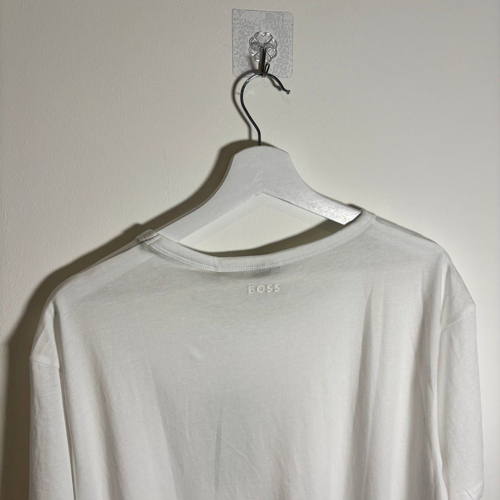 BOSS SPELLOUT TEE IN WHITE