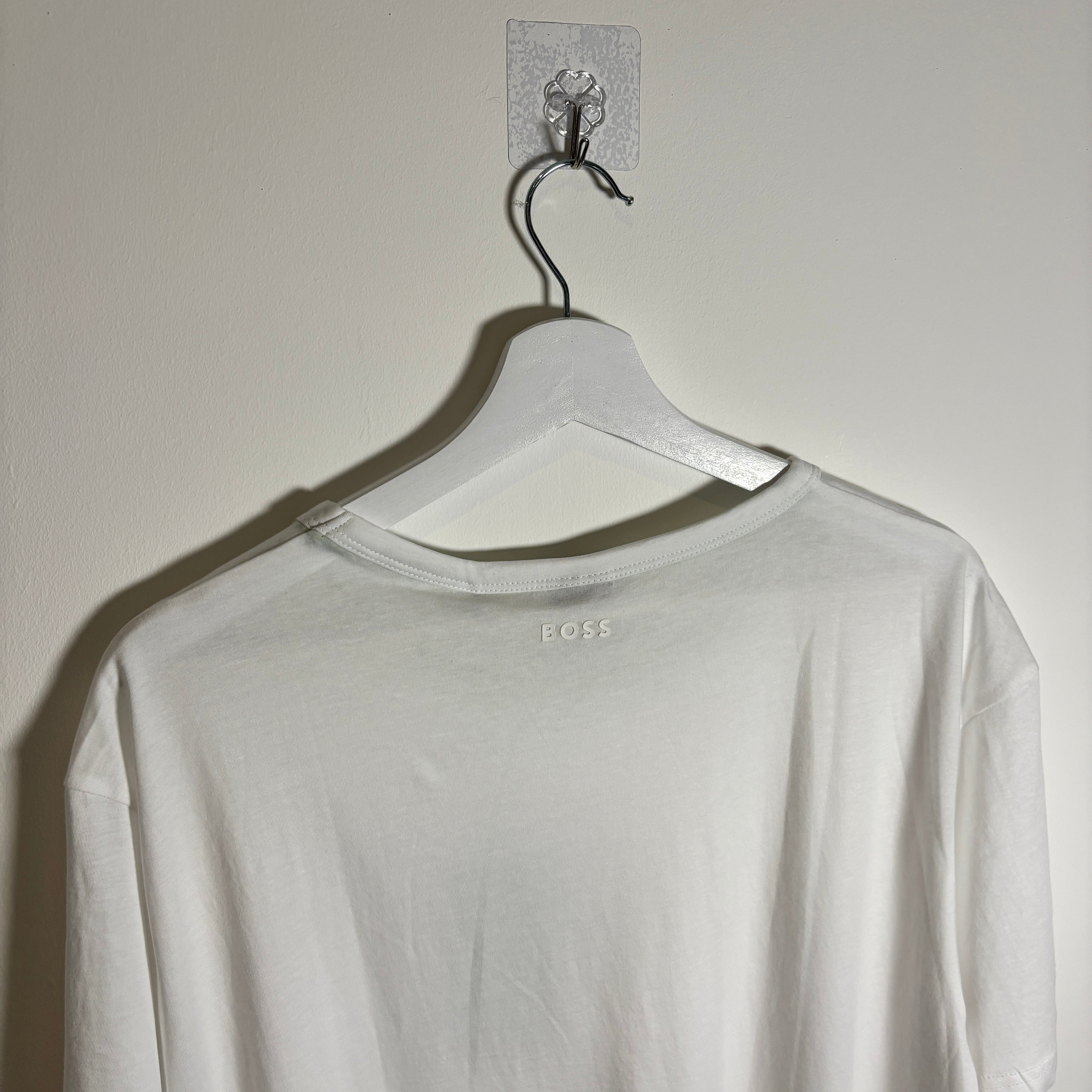 BOSS SPELLOUT TEE IN WHITE