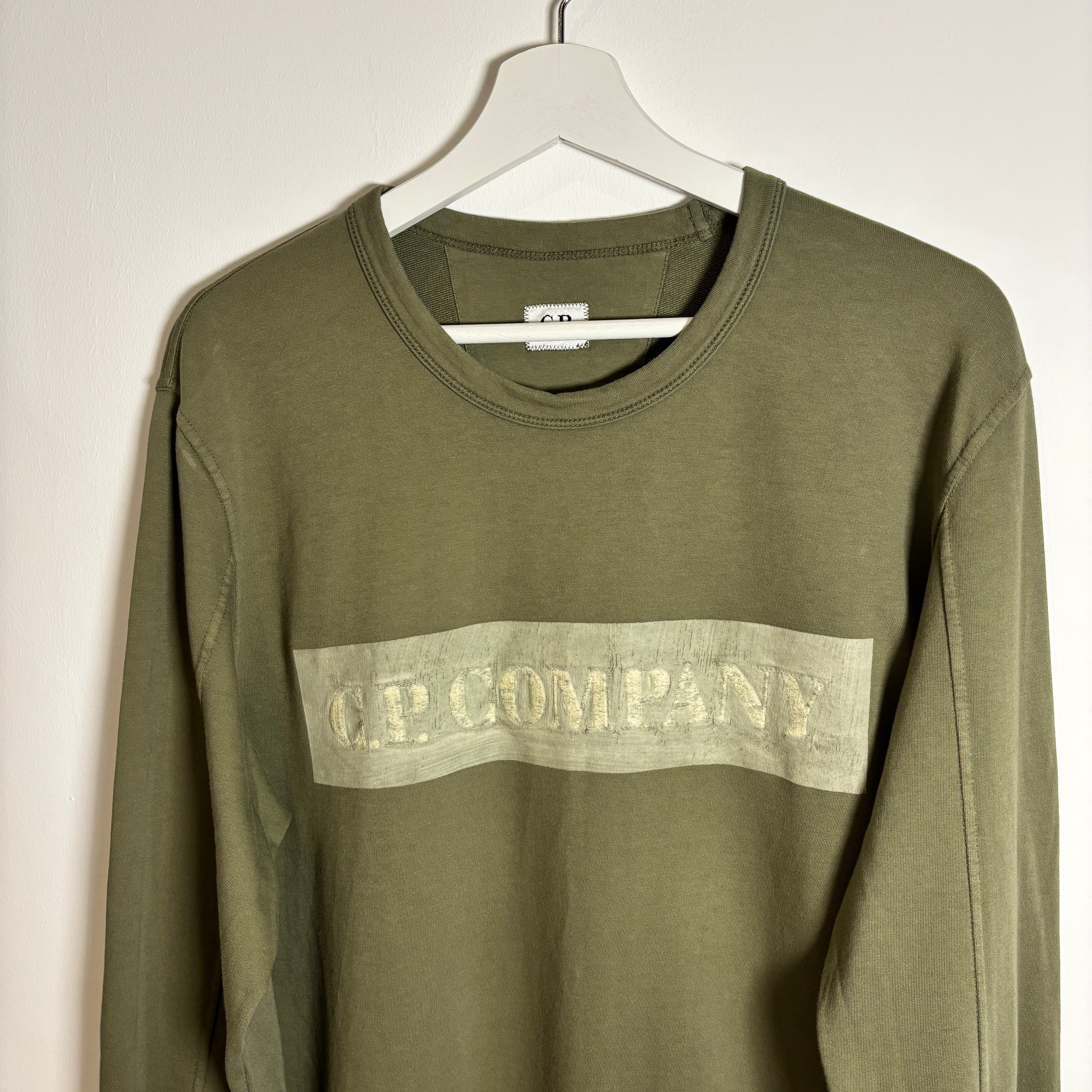 CP SWEATSHIRT SPELLOUT KHAKI